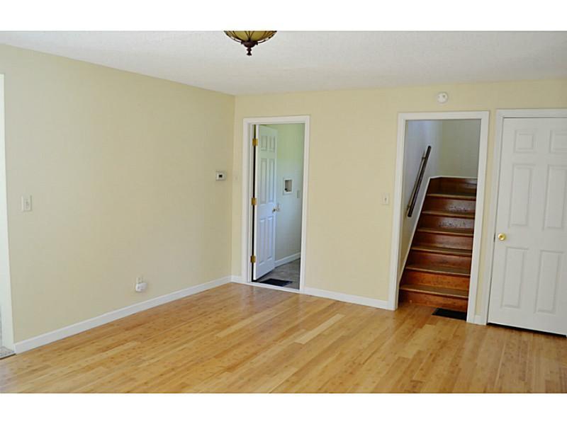32 Loop Road Topsham, ME 04086 - Photo 11 of 24 Living Room.