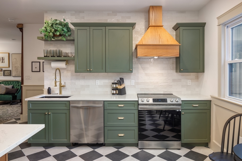 44 Winslow Road Brookline, MA 02446 - Photo 8 of 35