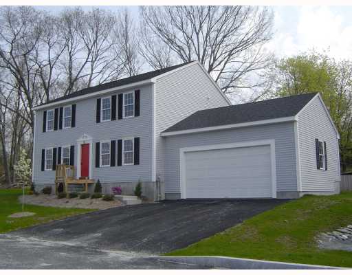 16 Fieldside Drive Woonsocket, RI 02895 - Photo 2 of 2 Exterior Front.