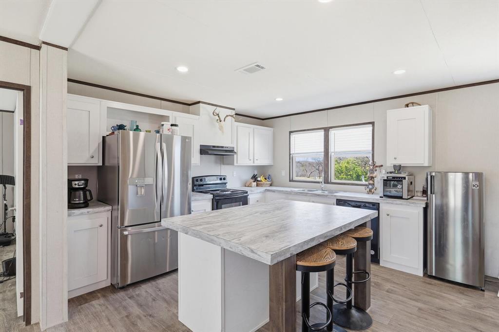 7553 Hutcheson Hill Road Springtown, TX 76082 - Photo 15 of 40 kitchen