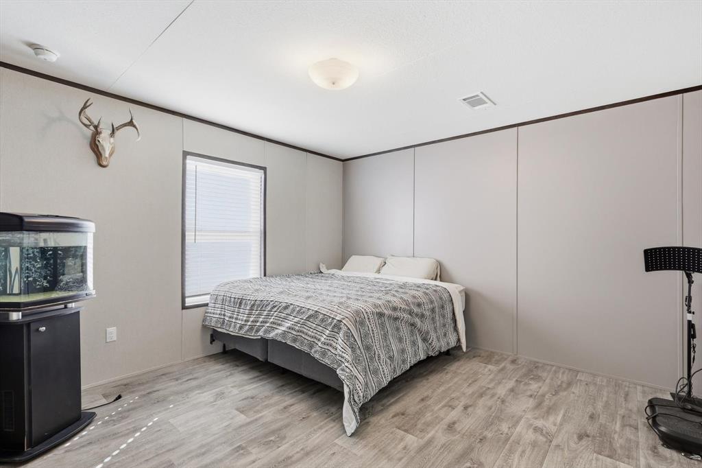 7553 Hutcheson Hill Road Springtown, TX 76082 - Photo 20 of 40 Primary bedroom