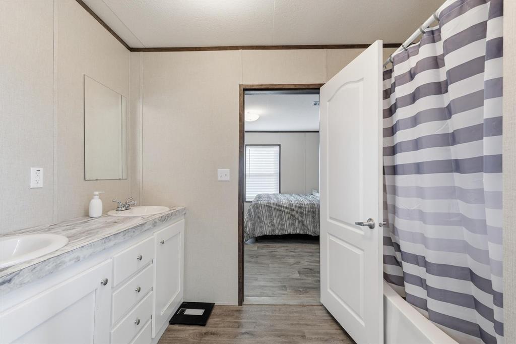 7553 Hutcheson Hill Road Springtown, TX 76082 - Photo 25 of 40 Bath