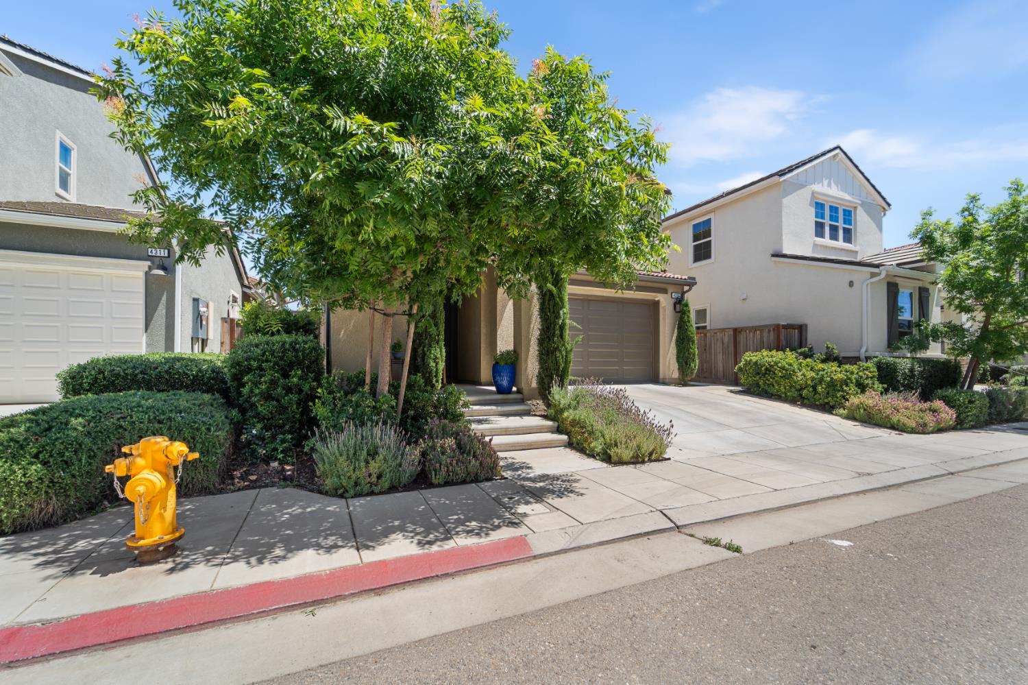 4301 San Miguel Road Madera, CA 93636 - Photo 38 of 60 a view of a house with backyard and garden