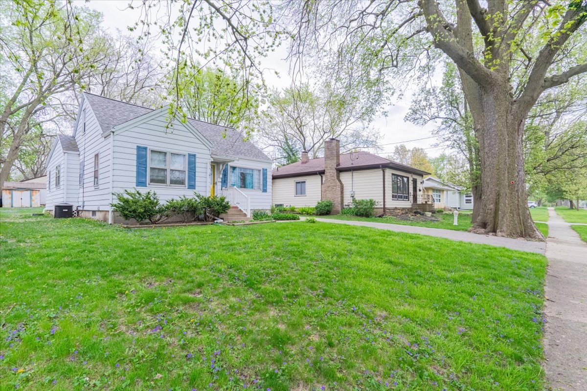 1012 North Linden Street Normal, IL 61761 - Photo 6 of 26 Gallery Image 6