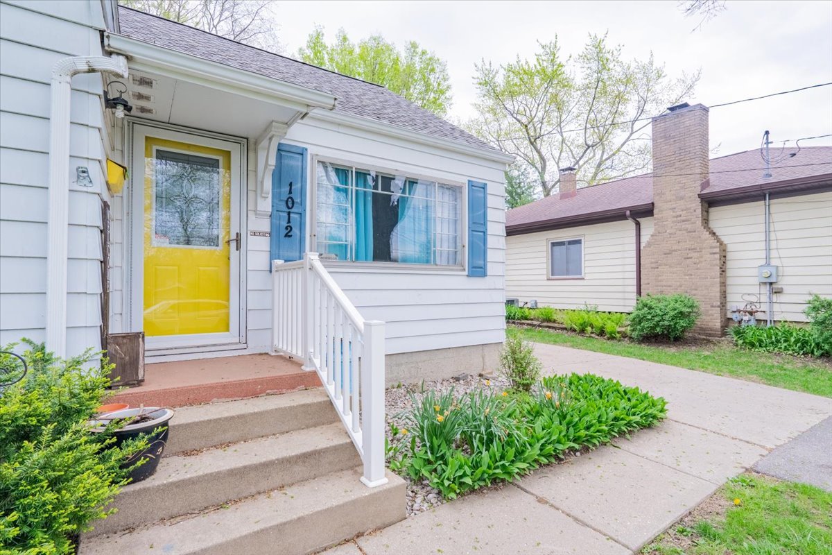 1012 North Linden Street Normal, IL 61761 - Photo 8 of 26 Gallery Image 8