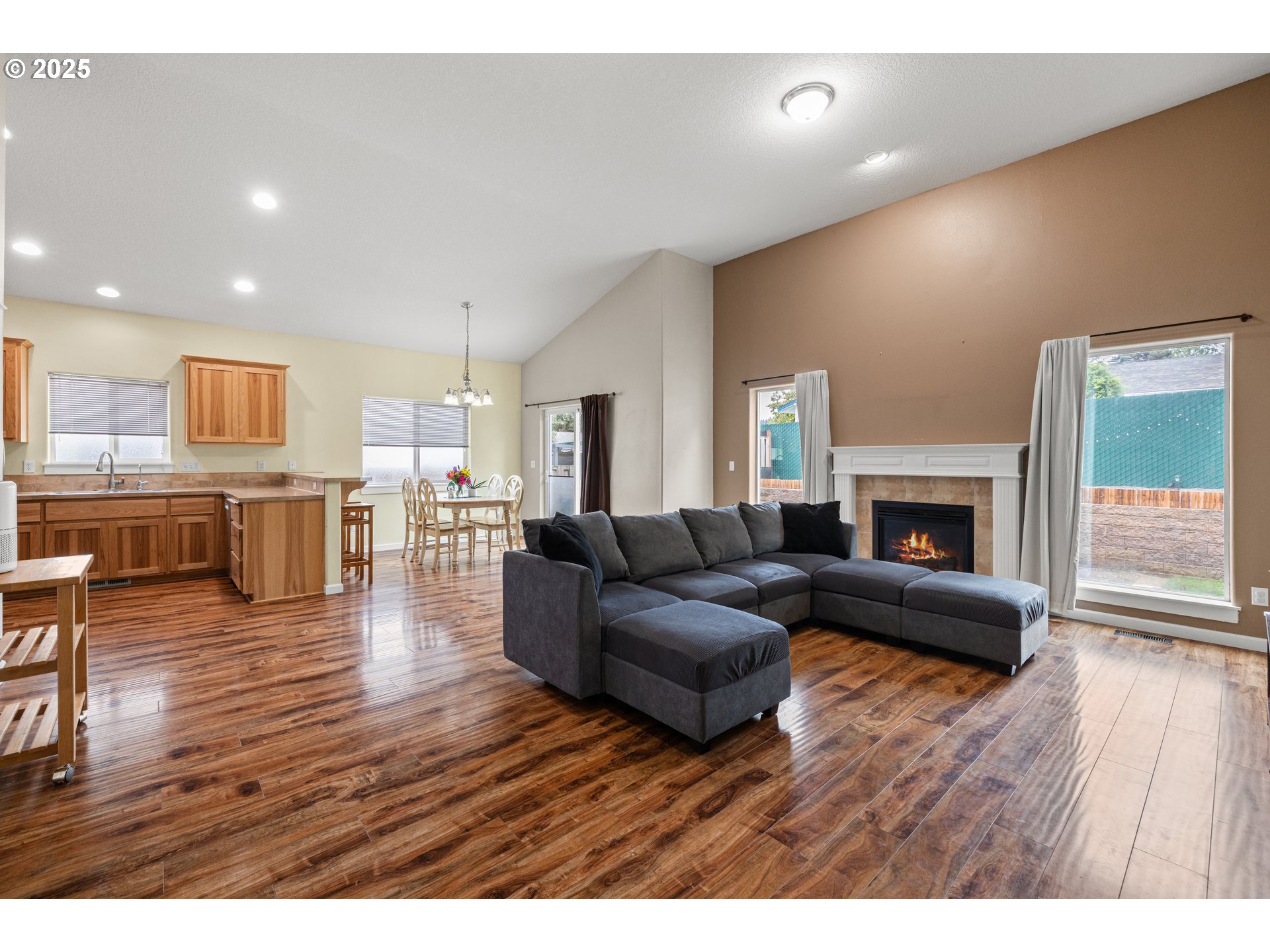 58678 Noble Road St. Helens, OR 97051 - Photo 3 of 38 Fireplace Gas