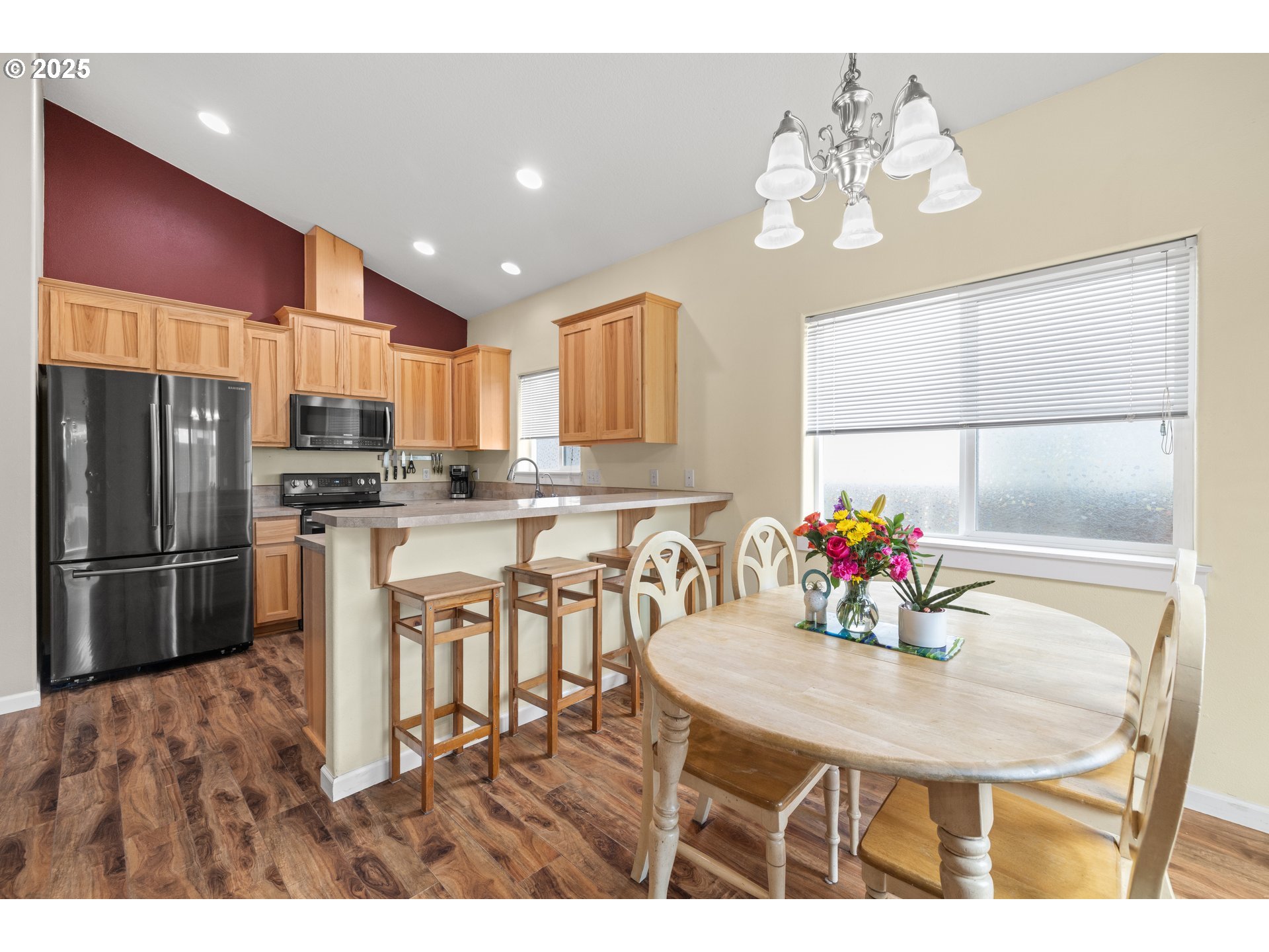 58678 Noble Road St. Helens, OR 97051 - Photo 10 of 38 Kitchen/Dining Room