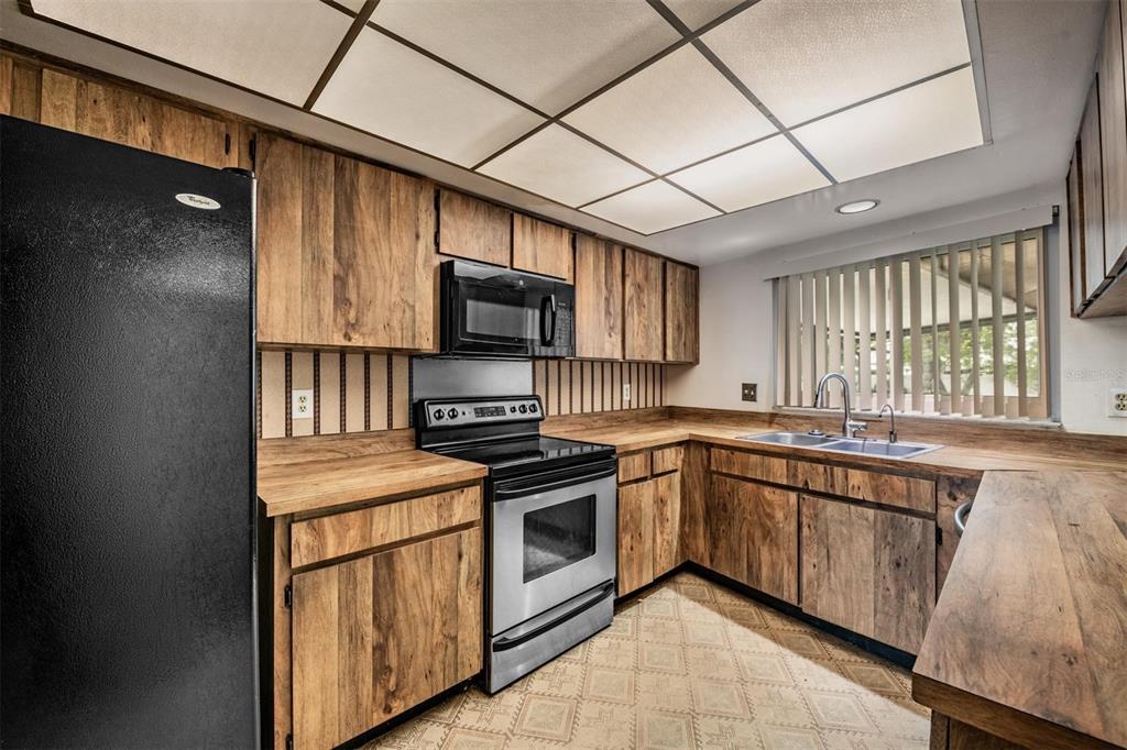 3916 Casaba Loop Valrico, FL 33596 - Photo 13 of 38