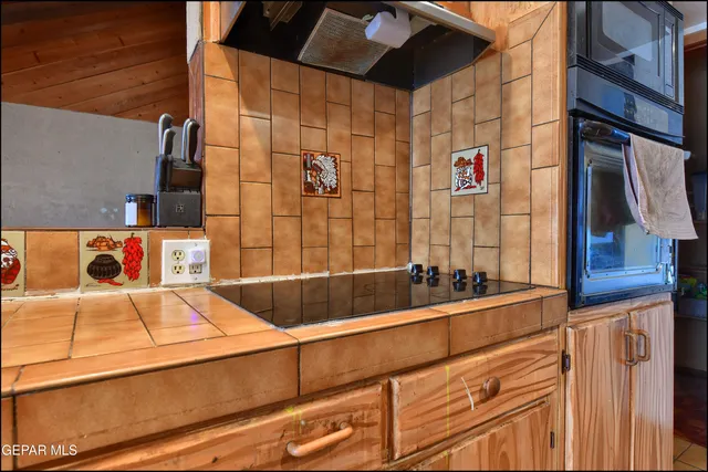 $450,000 | 395 Gabaldon Road, Anthony, NM 88021