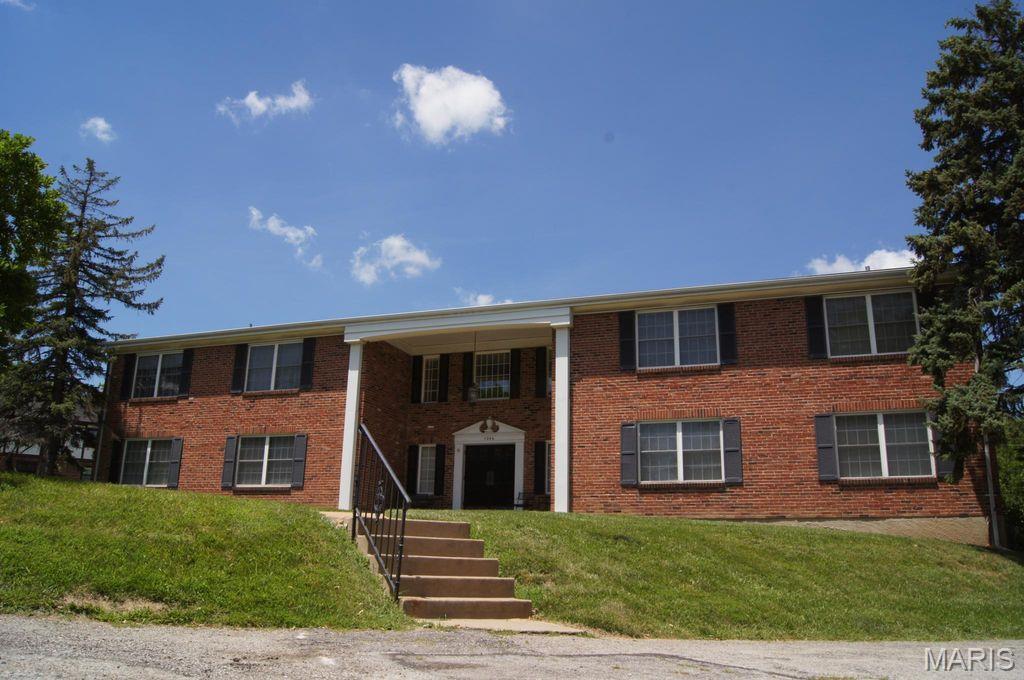 1046 Kehrs Mill Road Ballwin, MO 63011 - Photo 1 of 22 Gallery Image 1