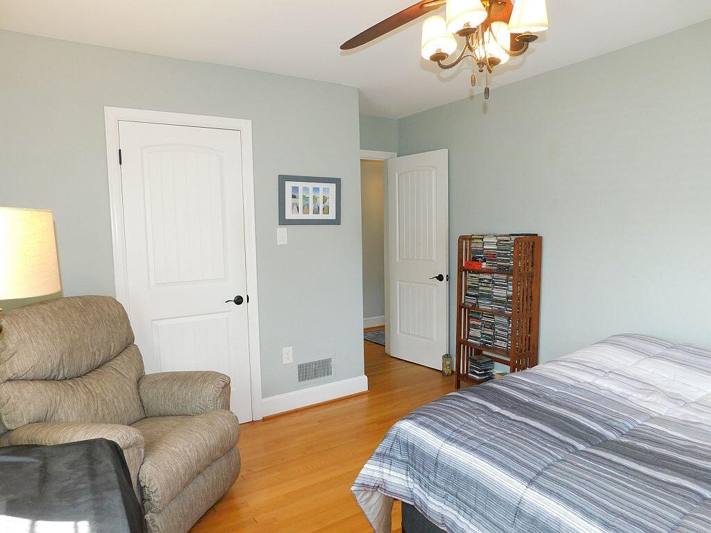 2007 Darlington Road Southwest Roanoke, VA 24018 - Photo 30 of 52 Second Bedroom