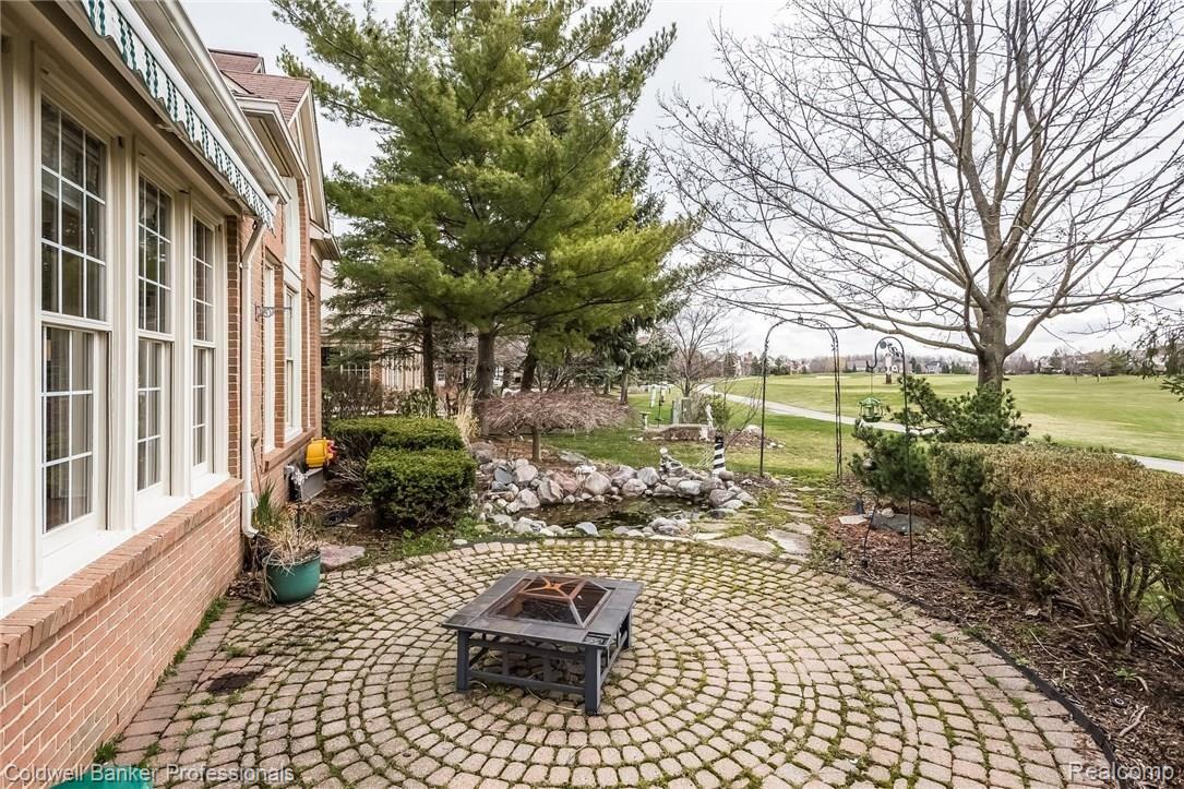 46743 Mornington Road Canton, MI 48188 - Photo 44 of 51 048-Patio-3939224-medium.jpg