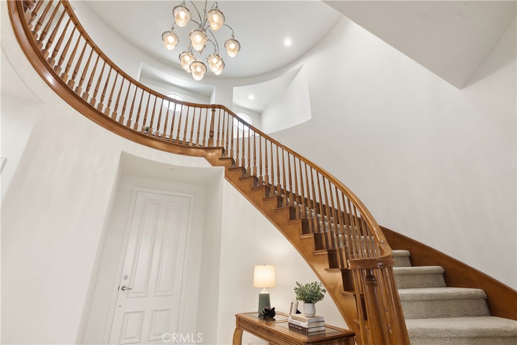 2472 Highwood Road Orange, CA 92867 - Photo 2 of 36 Foyer entrance