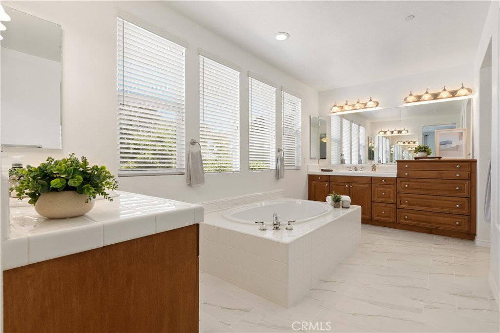 2472 Highwood Road Orange, CA 92867 - Photo 24 of 36 Primary Bathroom