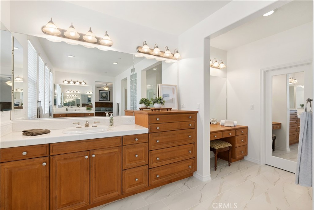 2472 Highwood Road Orange, CA 92867 - Photo 26 of 36 Primary Bathroom with vanity