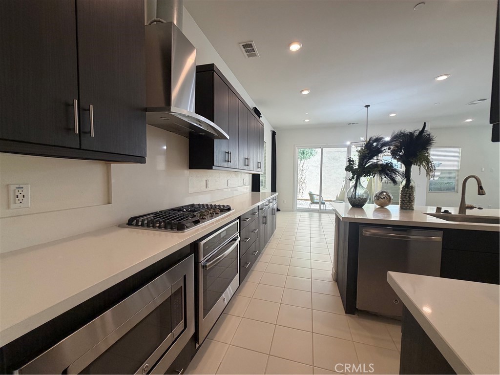 802 Beacon Irvine, CA 92618 - Photo 7 of 28