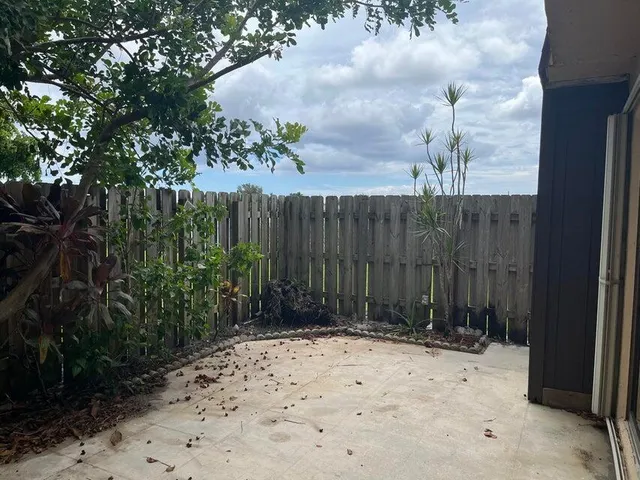 $2,200 | 4803 Waterview Circle, Palm Springs, FL 33461