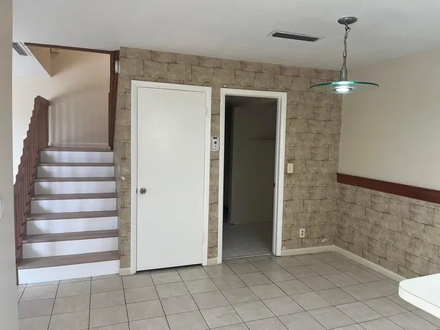 $2,200 | 4803 Waterview Circle, Palm Springs, FL 33461