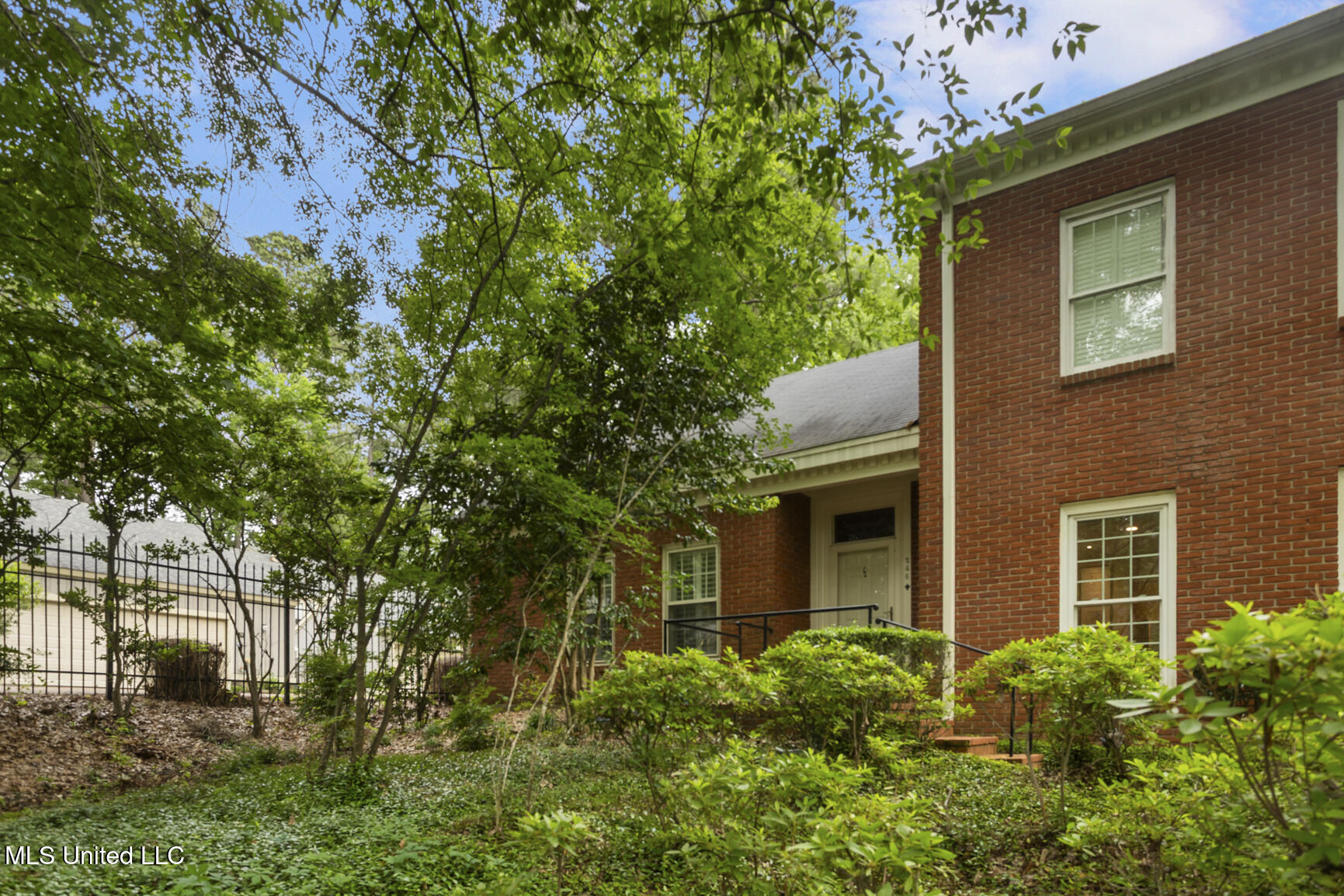 246 Eastbrooke Street Jackson, MS 39216 - Photo 2 of 28 246 Eastbrook-1