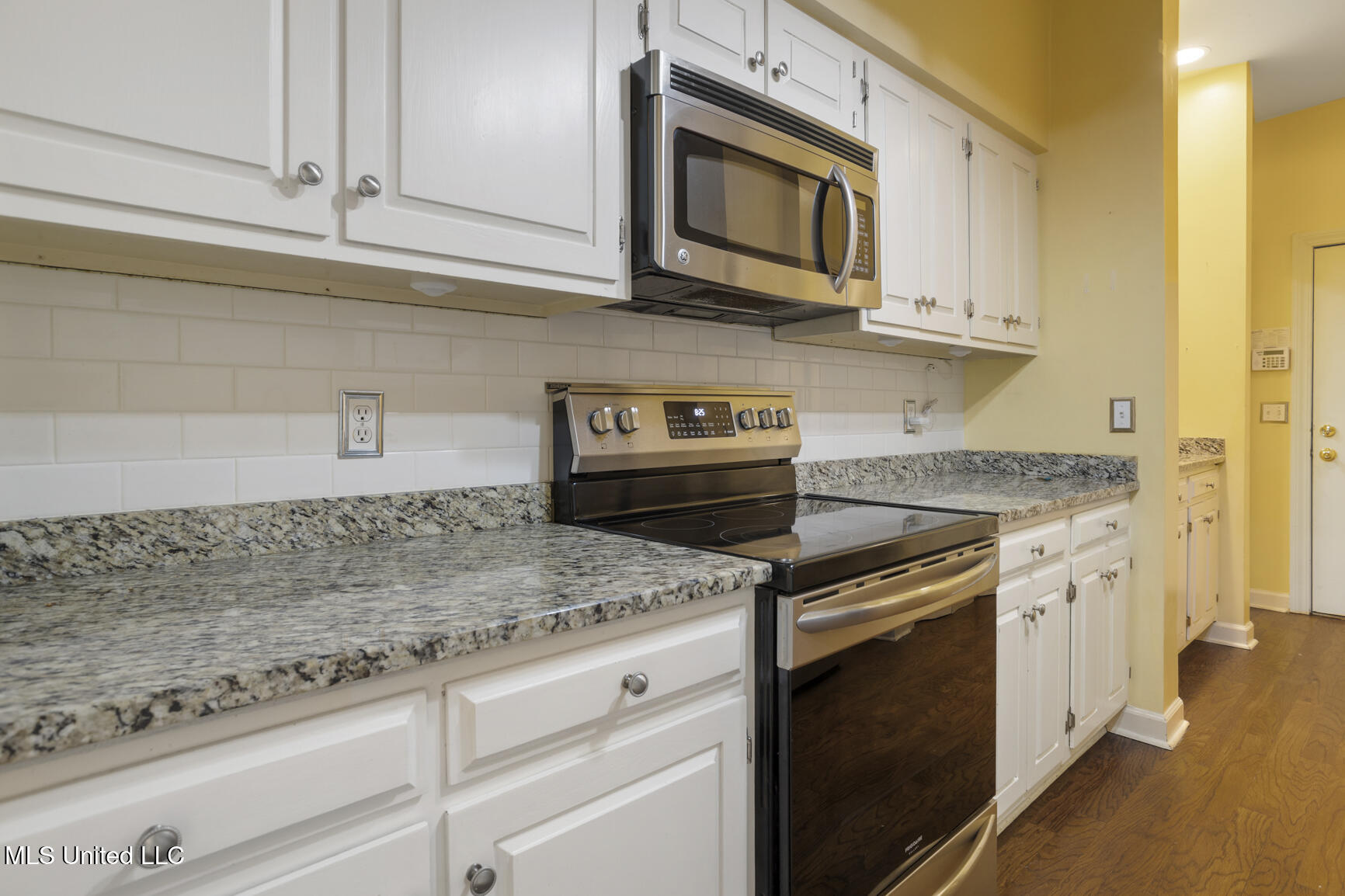 246 Eastbrooke Street Jackson, MS 39216 - Photo 24 of 28 246 Eastbrook-23