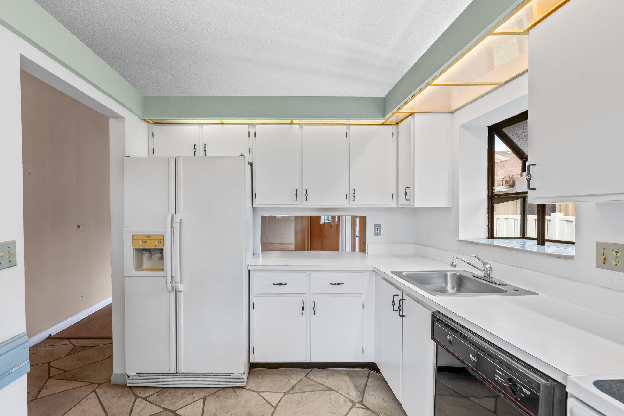 8101 Sweetbriar Way, Unit B Boca Raton, FL 33496 - Photo 6 of 22 10-web-or-mls-DSC09438