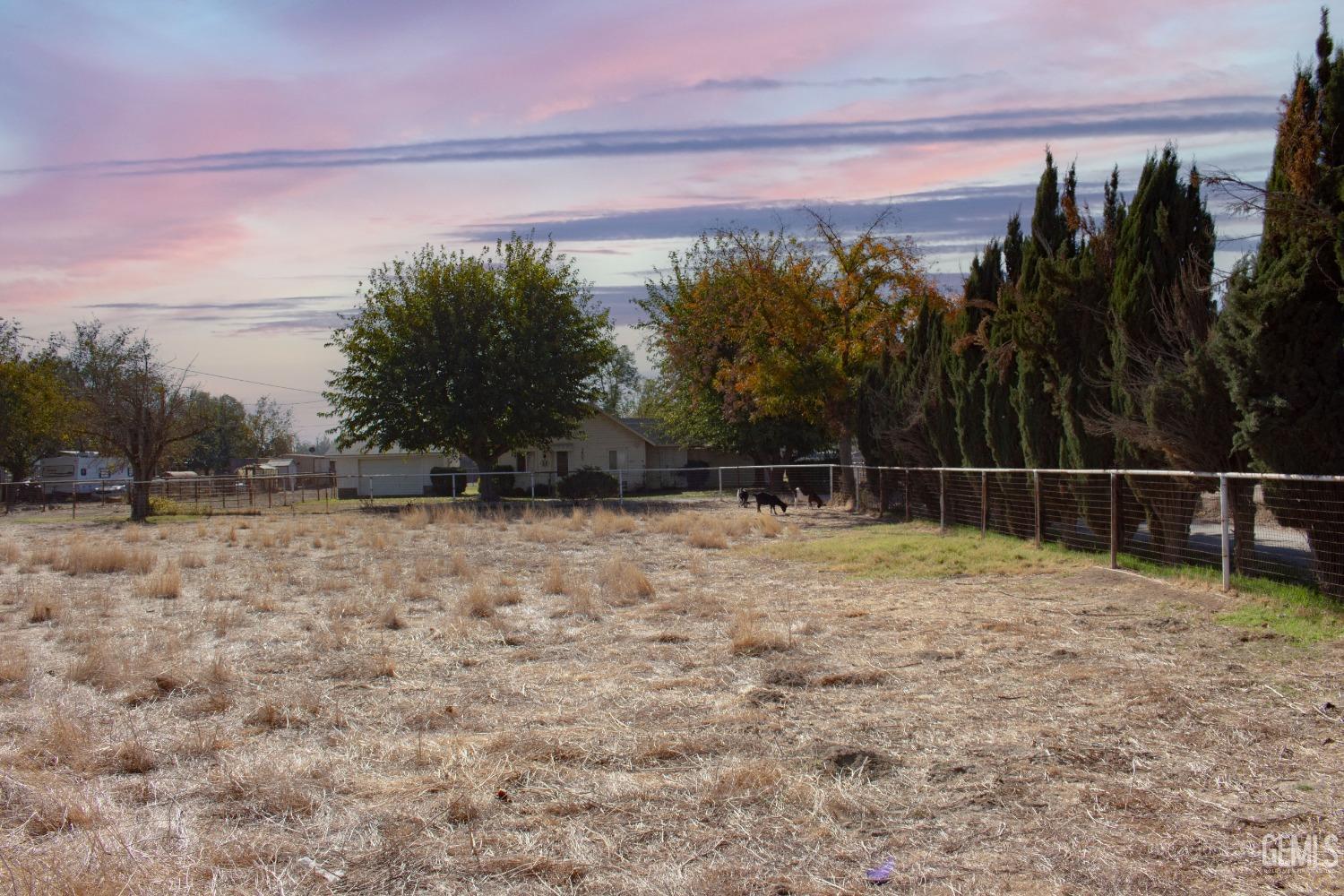Undisclosed Address Bakersfield, CA 93307 - Photo 25 of 29 a view of a yard