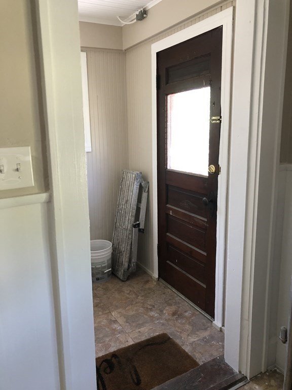 10 Worcester Avenue Montague, MA 01376 - Photo 4 of 35 a view of walk in closet