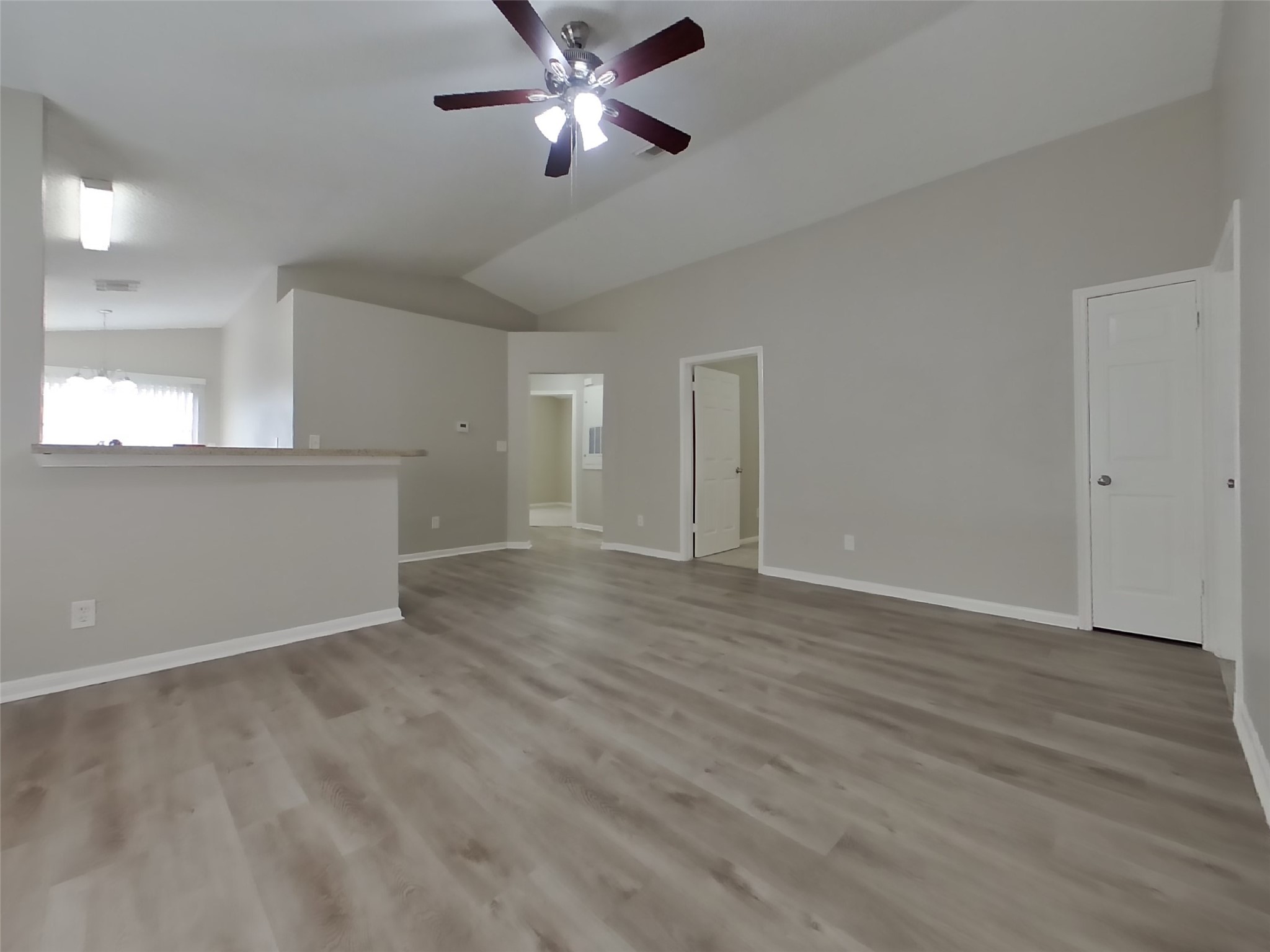 3135 Kelling Street Houston, TX 77045 - Photo 3 of 15