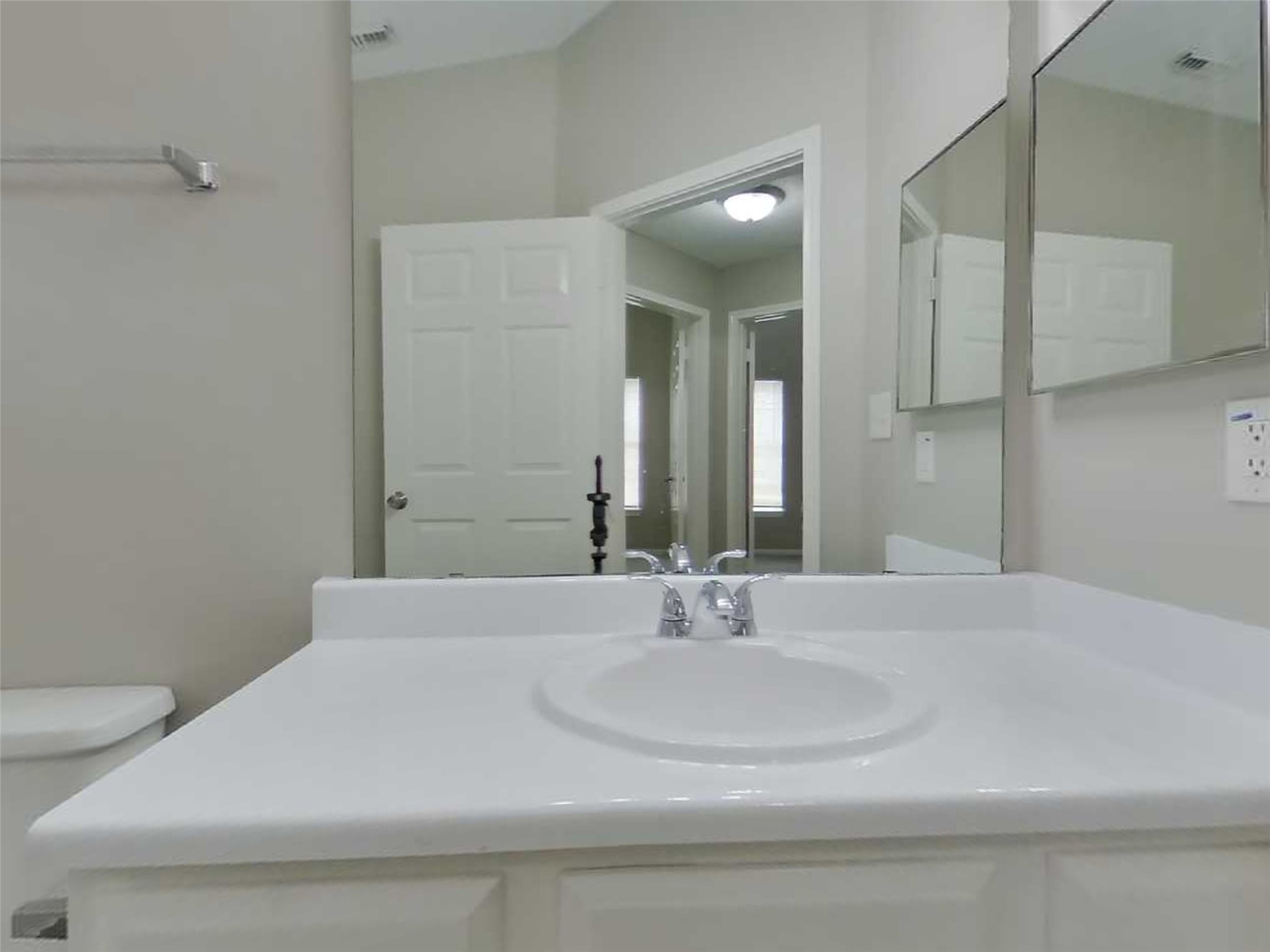 3135 Kelling Street Houston, TX 77045 - Photo 9 of 15