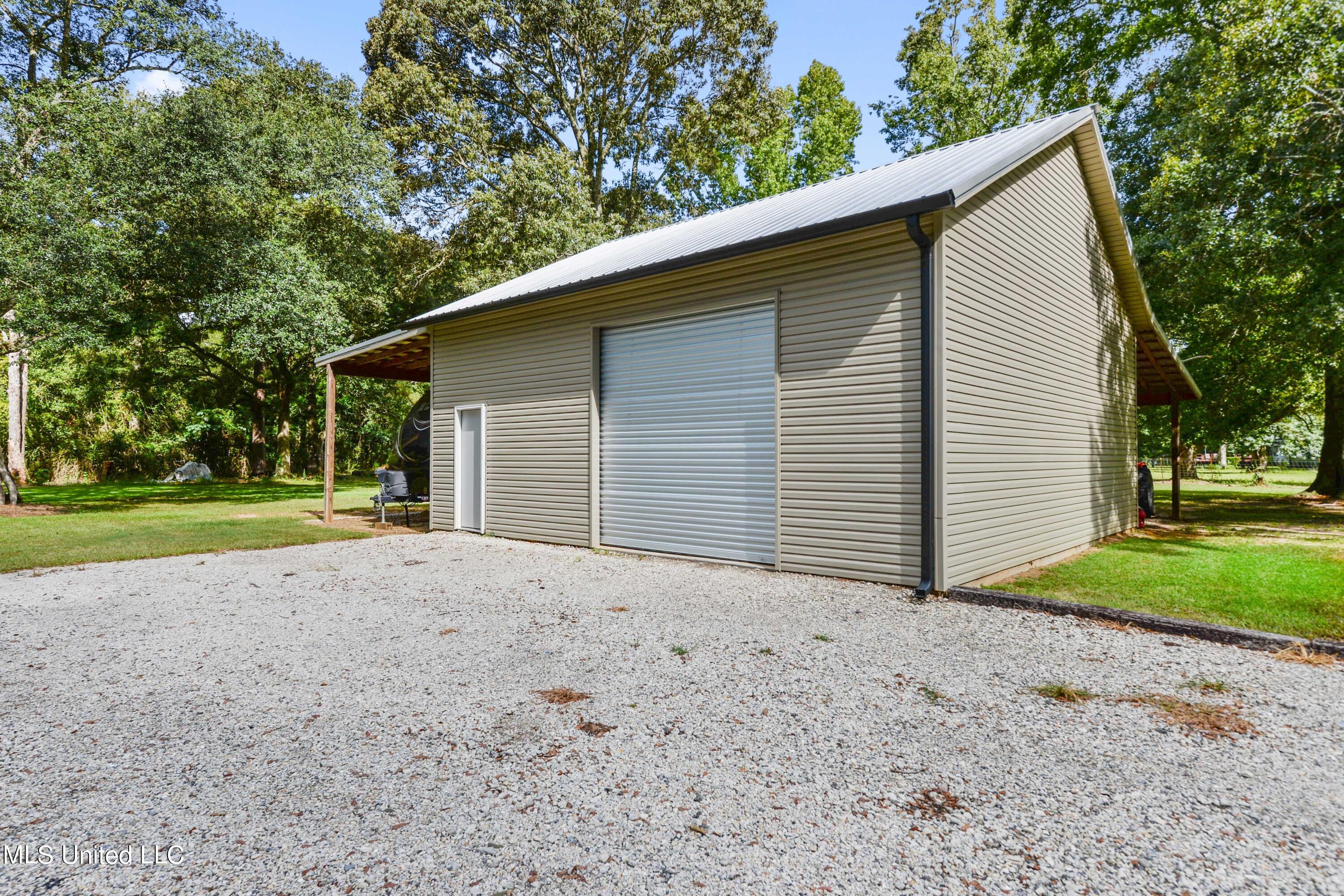 25905 Leetown Road Picayune, MS 39466 - Photo 28 of 36 026
