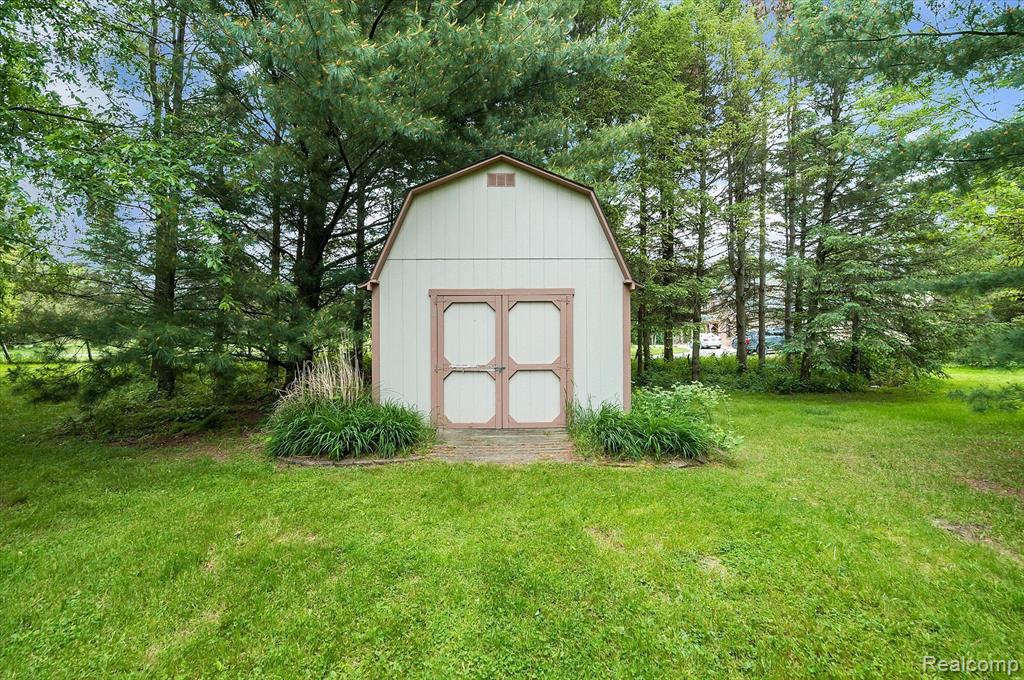 1674 North Hacker Road Howell, MI 48843 - Photo 35 of 40