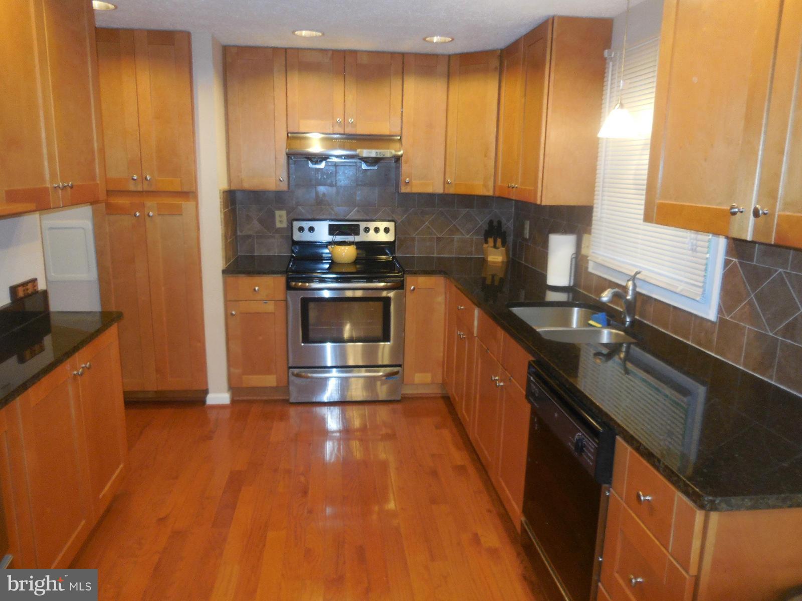 406 Rock Lodge Road Gaithersburg, MD 20877 - Photo 11 of 29 Kitchen