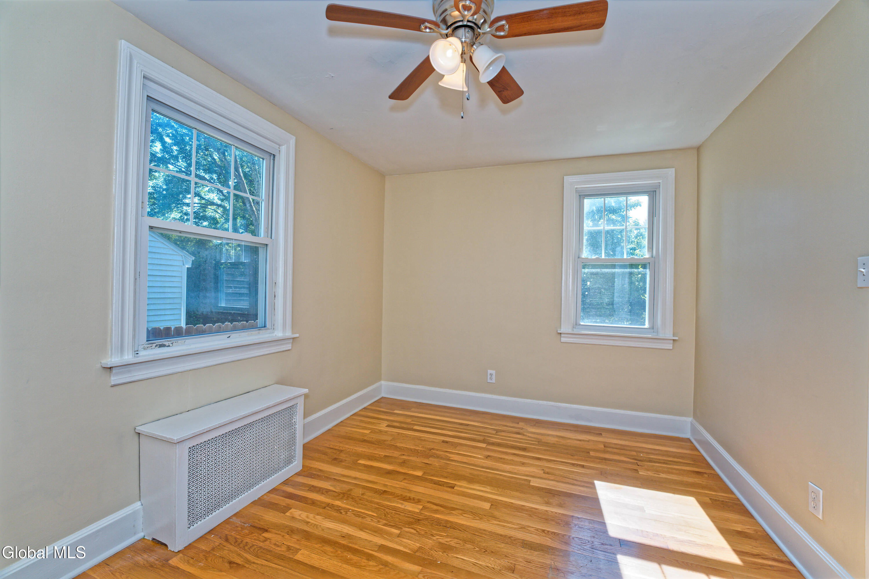 27 Miles Standish Road Rotterdam, NY 12306 - Photo 13 of 24 5 Office 1