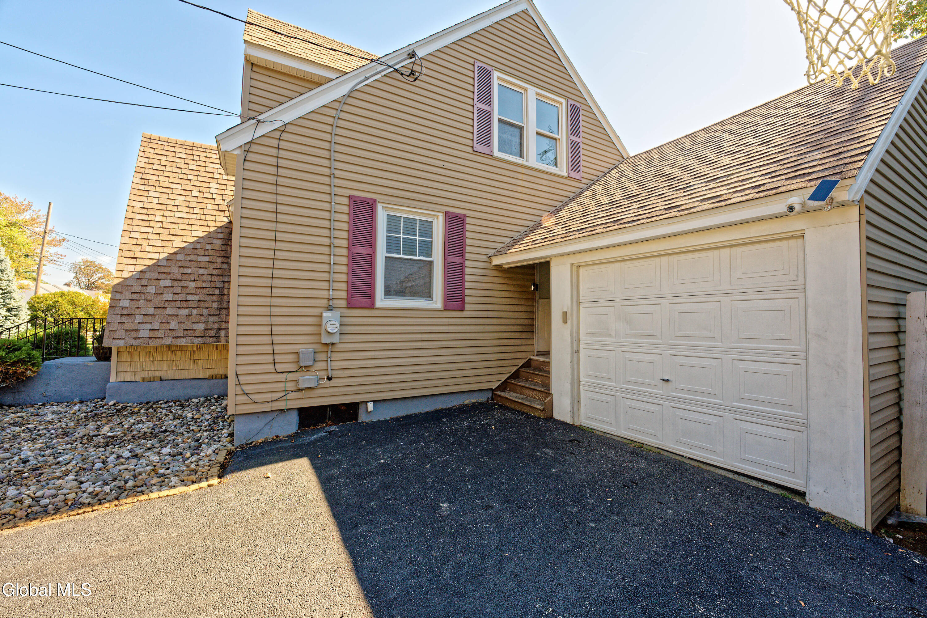 27 Miles Standish Road Rotterdam, NY 12306 - Photo 20 of 24 Yard 1