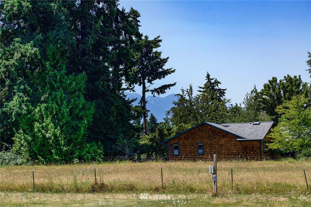 202 Klahn Country Road Sequim, WA 98382 - Photo 9 of 39