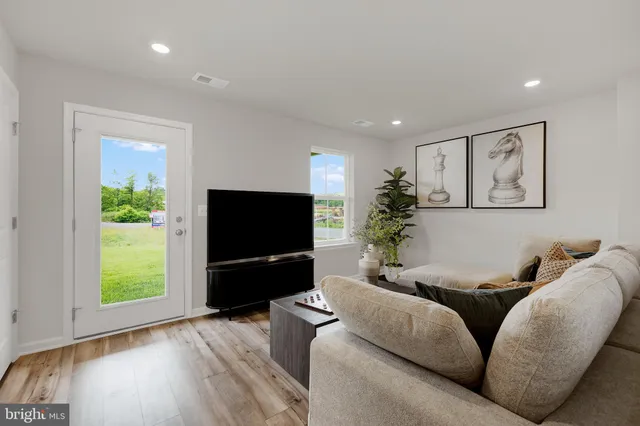 $272,586 | 102 Kincaid Court, Martinsburg, WV 25403