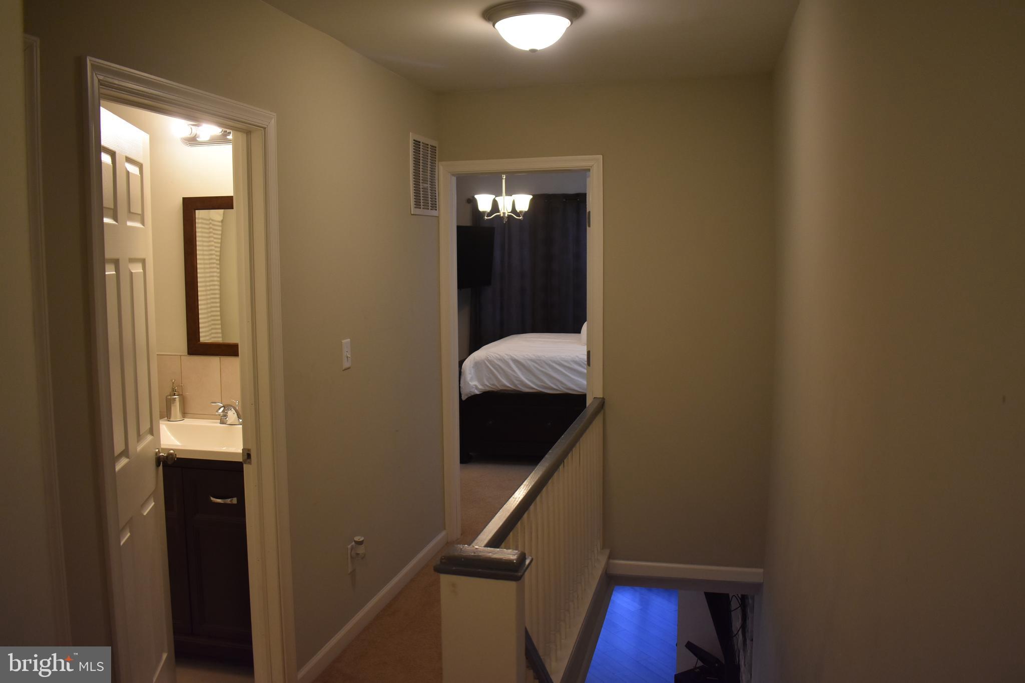 5705 Nassau Road Philadelphia, PA 19131 - Photo 14 of 25 2nd Floor Hallway