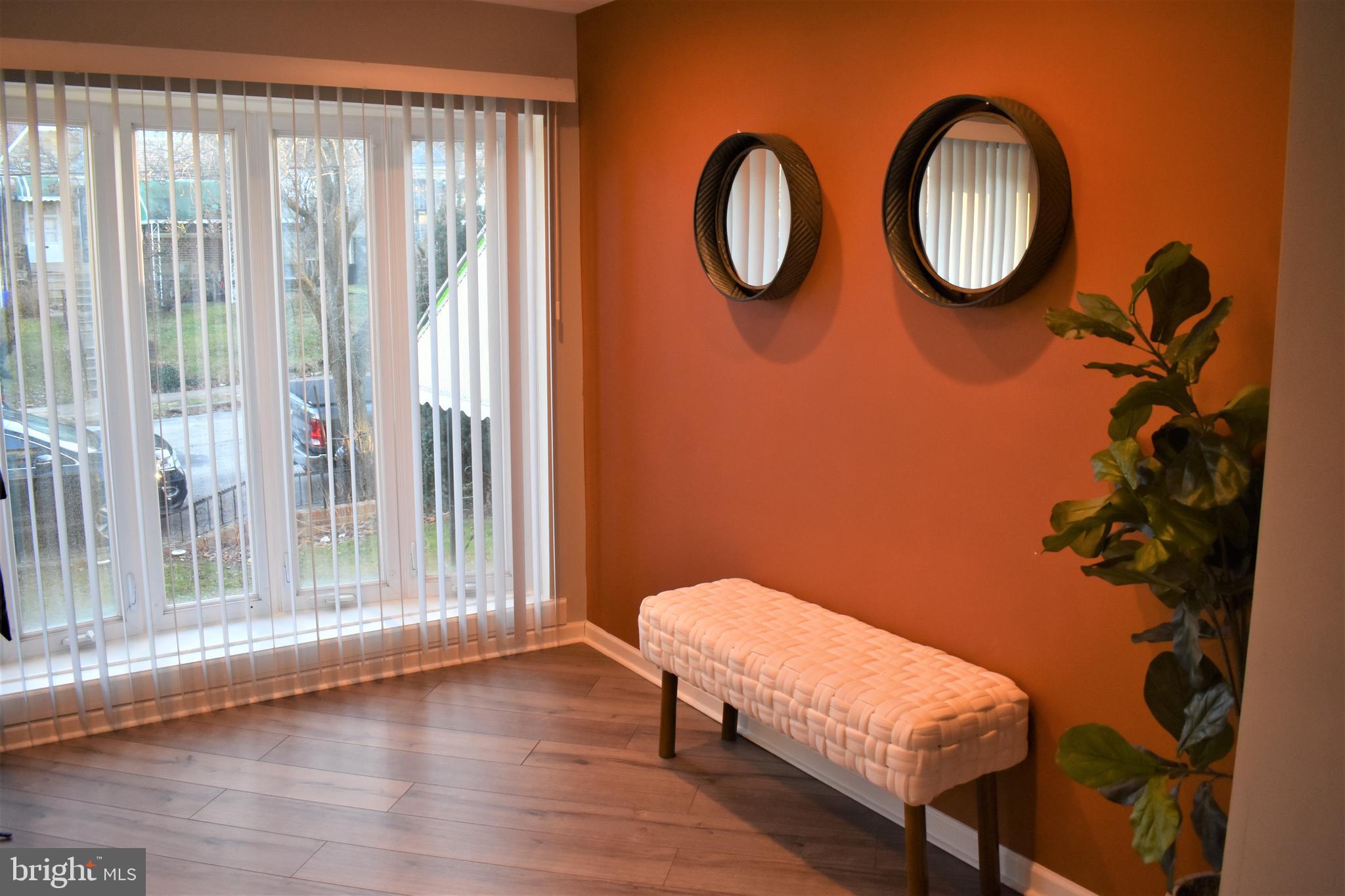 5705 Nassau Road Philadelphia, PA 19131 - Photo 3 of 25 Foyer