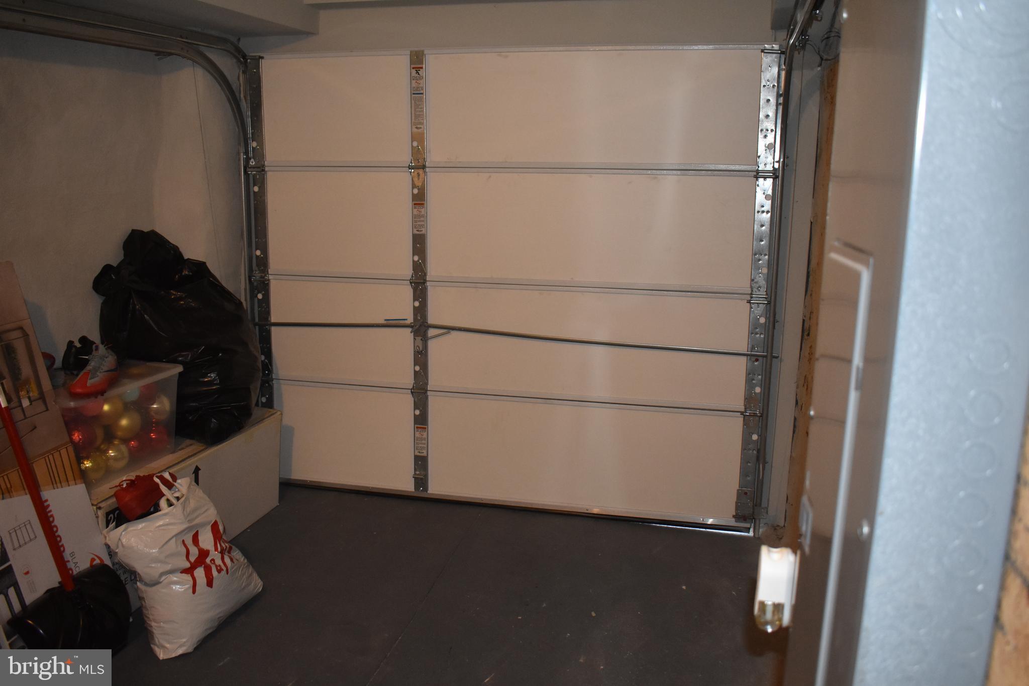 5705 Nassau Road Philadelphia, PA 19131 - Photo 21 of 25 Garage