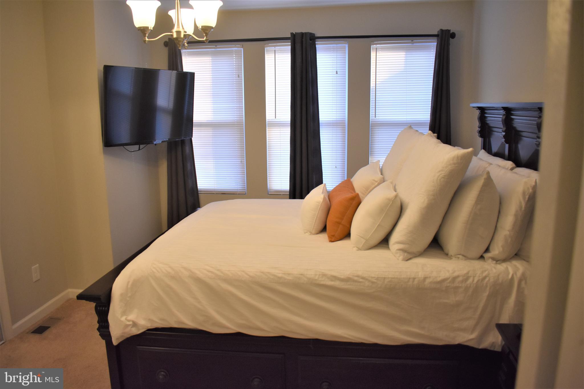 5705 Nassau Road Philadelphia, PA 19131 - Photo 7 of 25 Main Bedroom