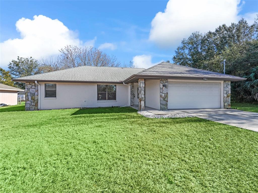 11675 Southeast 72nd Terrace Road Belleview, FL 34420 - Photo 1 of 1 Front of home