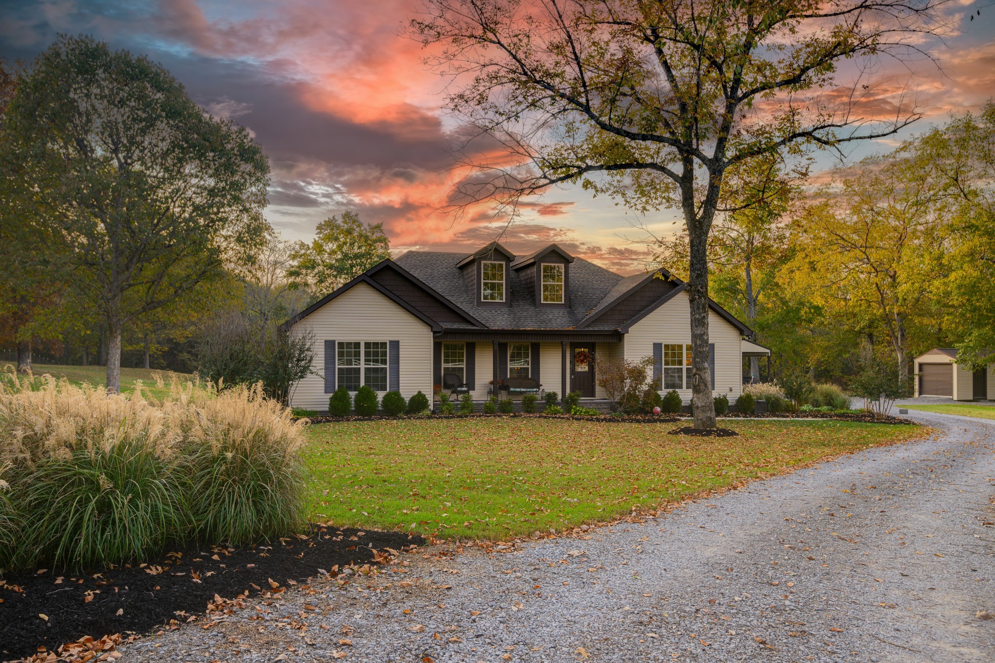 a view of a yard in front of house