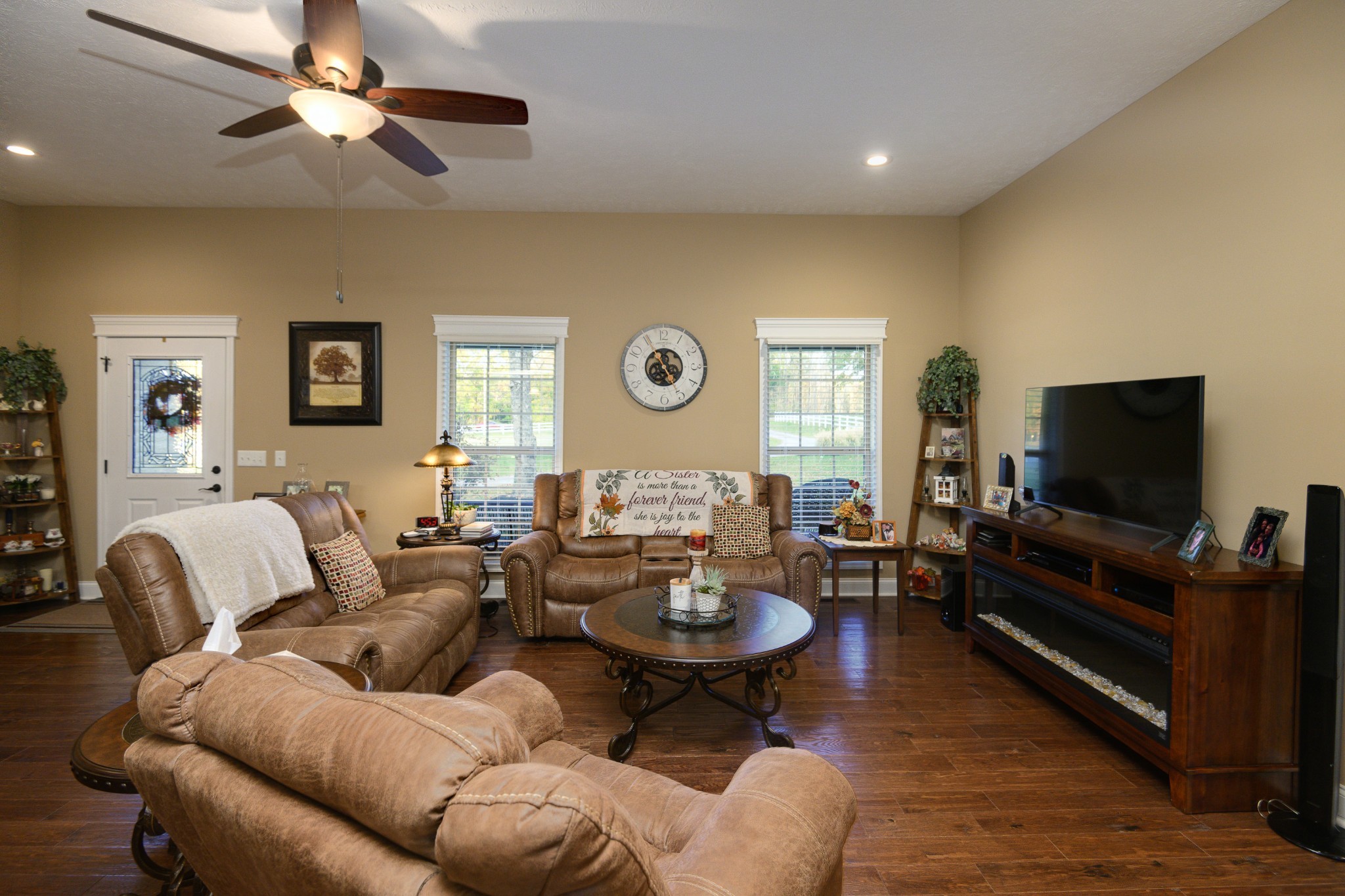 255 Troupe Road Shelbyville, TN 37160 - Photo 23 of 68 a living room with furniture and a flat screen tv