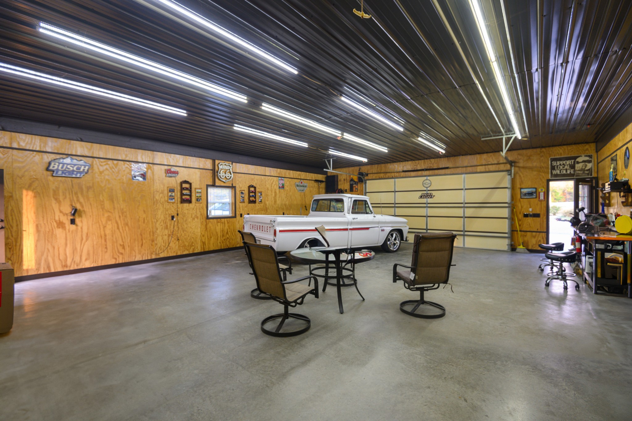 255 Troupe Road Shelbyville, TN 37160 - Photo 51 of 68 a view of a livingroom with furniture and a window