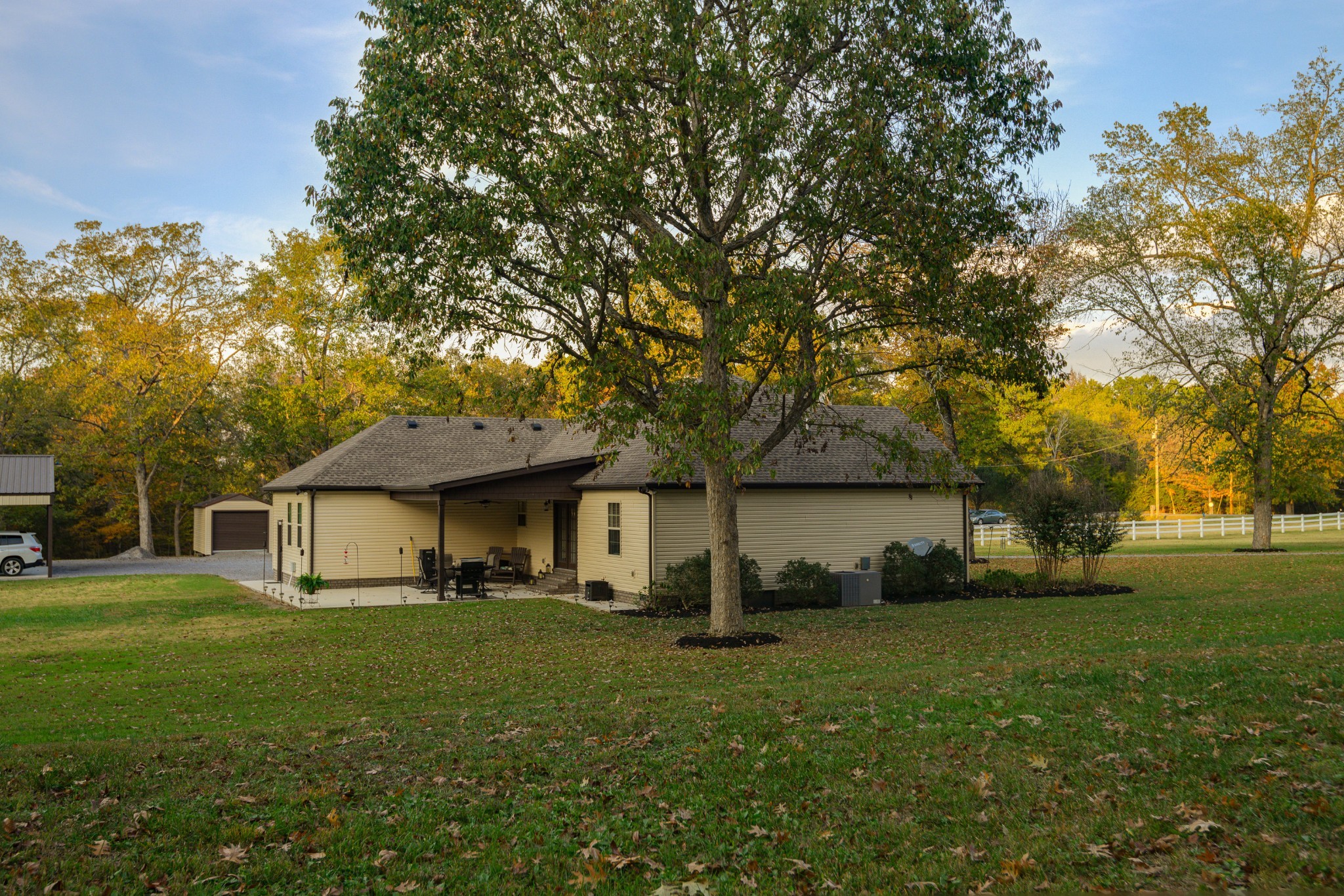 255 Troupe Road Shelbyville, TN 37160 - Photo 6 of 68 a front view of house with a garden and trees