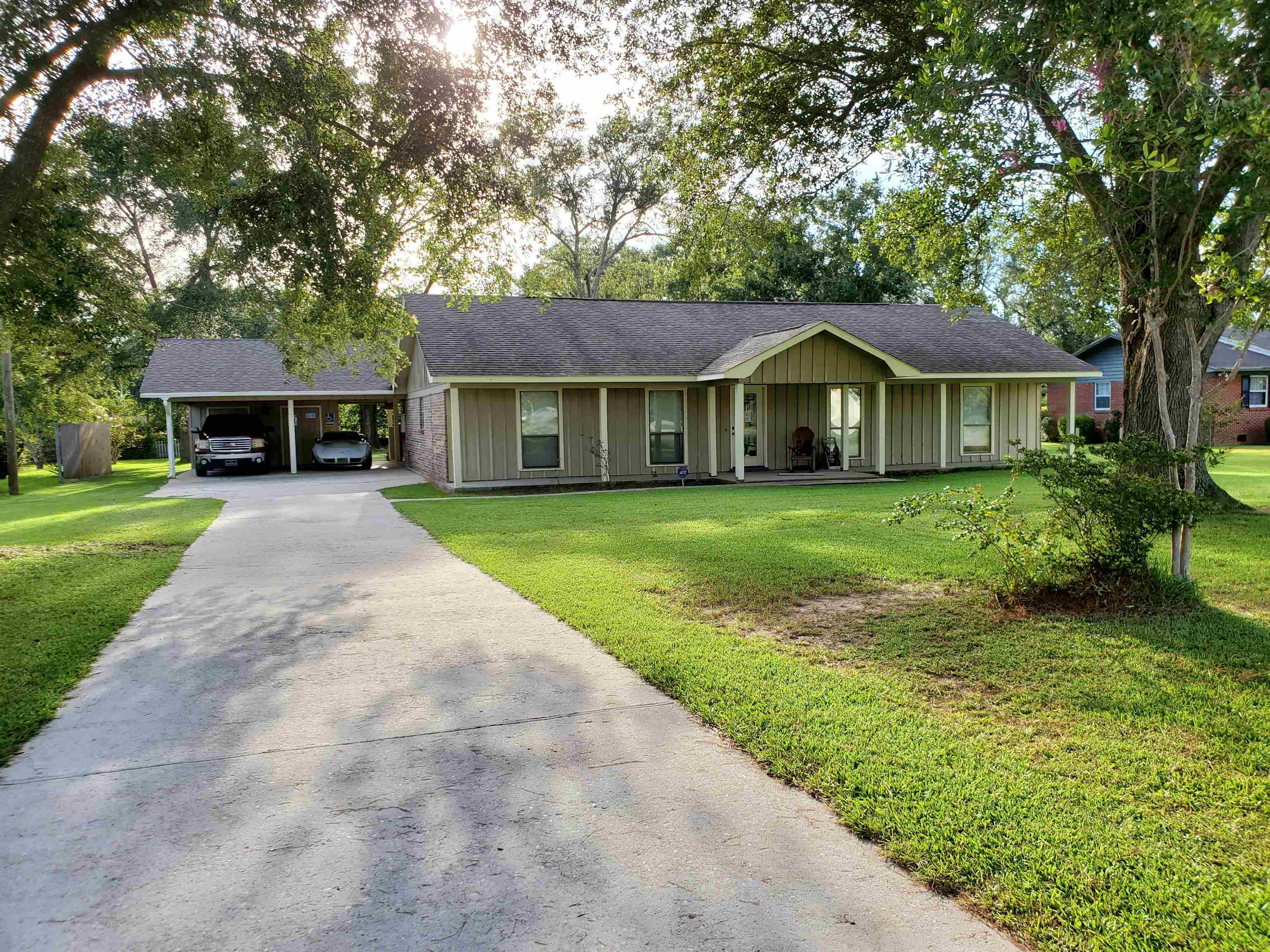 1015 North Pine Street Foley, AL 36535 - Photo 1 of 31