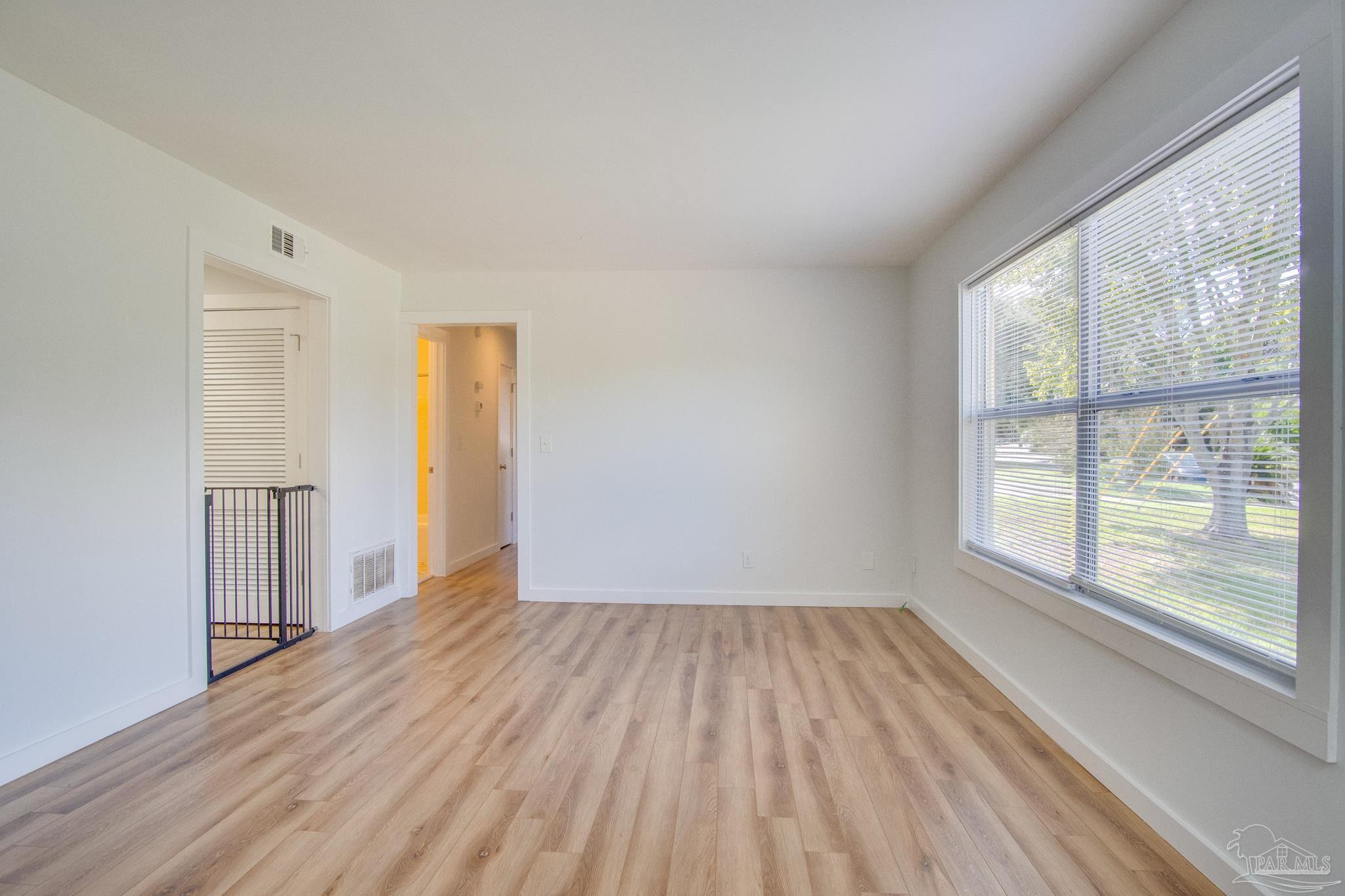 3371 Wellington Road Pensacola, FL 32504 - Photo 7 of 39