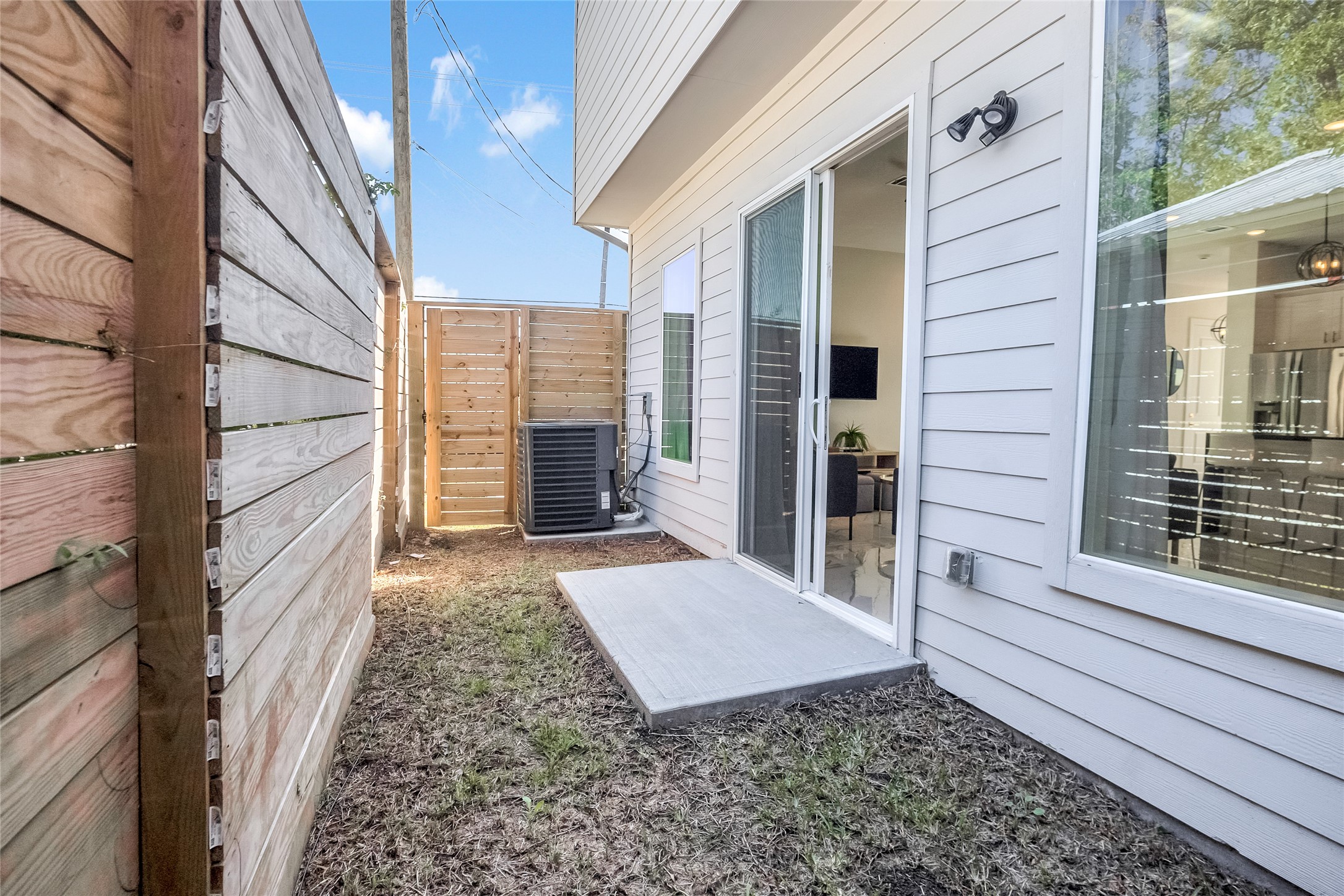 5908 St Augustine Street, Unit F Houston, TX 77021 - Photo 32 of 35