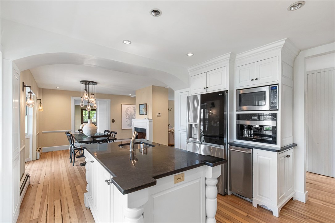 81 Mathewson Road Barrington, RI 02806 - Photo 23 of 49