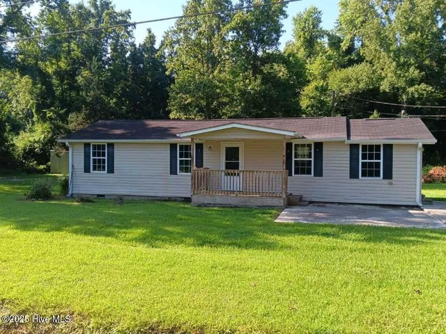 $1,600 | 76 Peterson Hill Avenue, Burgaw, NC 28425